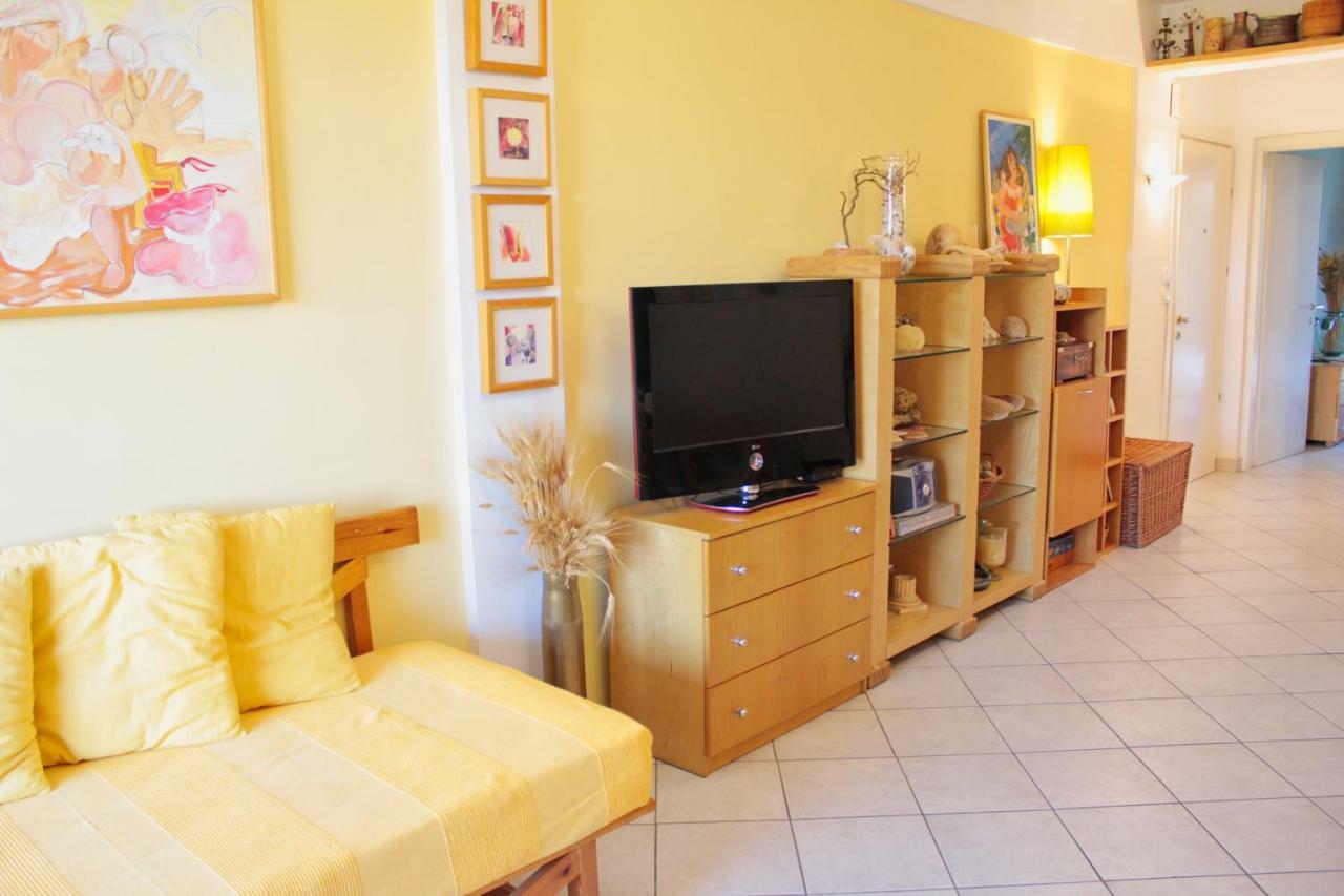 Fokais Beach Apartment Néa Fókaia エクステリア 写真